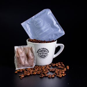 Colombian filter coffee bag with Caffe Equator cup