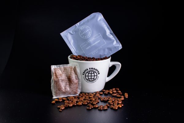 Colombian filter coffee bag with Caffe Equator cup